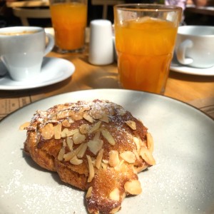 croissant de almendras