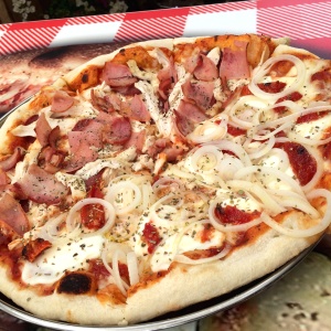 Salami Pollo Jamon Tocineta / Queso de bufala