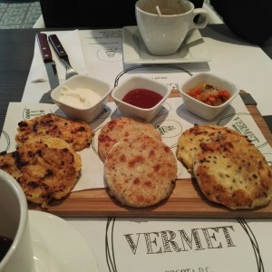 Canasta de arepas