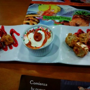 Wontons de lychee con arequipe y helado