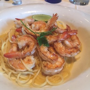 Gamberetti con linguine al burro