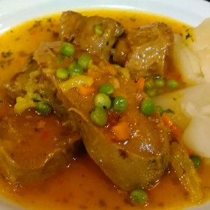 lengua en salsa y cola