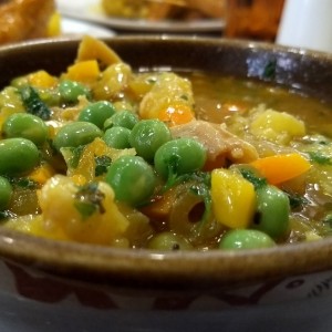 Pata con arveja