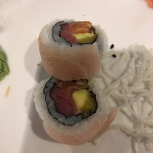 maki saporo, muy simple, tiene platano pero no se siente!