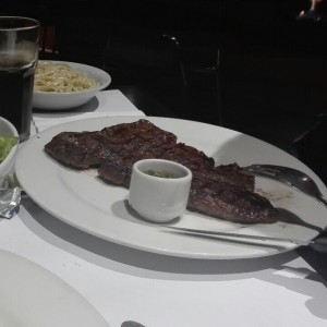 Punta de Anca 600 gr y Pasta Finas Hierbas