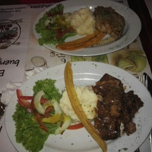 Rabo de toro y lomo de cerdo