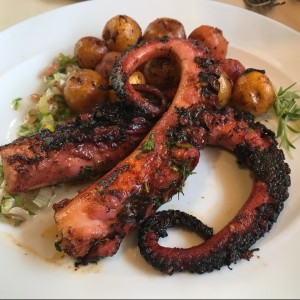 Nueva presentacion del pulpo a la parrilla.