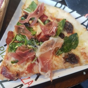 jamón serrano y rugula