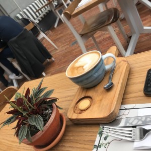 cafe con leche de almendras