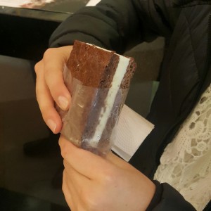 brownie con helado 