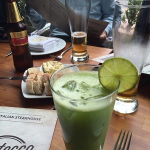limonada de yerbabuena