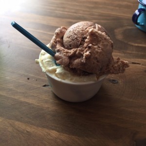 Helado de huevo kinder y de jengibre y miel