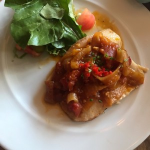 tilapia encebollada