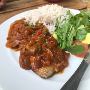 pescado encebollado