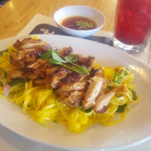 pollo ensalada de mango y chili