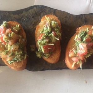 Crostini de Tomate