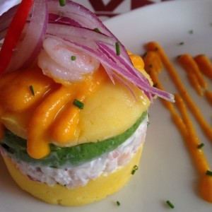 Causa limeña de camarones 