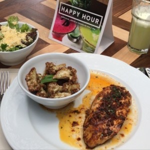 pollo cajun con coliflor frito