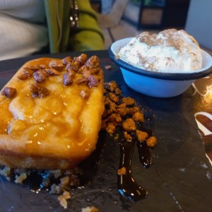 torta de manzana con helado
