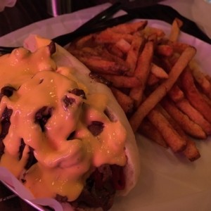 philly cheese steak y papas