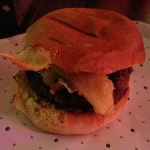 hamburguesa brie manzana