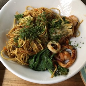 wok de calamar y camaron