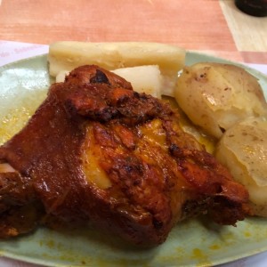 huesos de marrano con piel