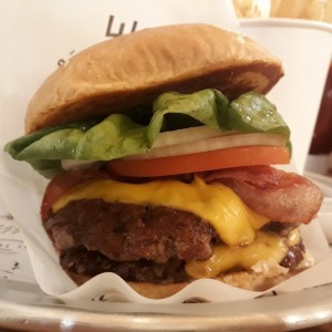 Hamburguesa doble con queso y tocineta