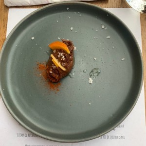 postre:  mini mouse de chocolate 