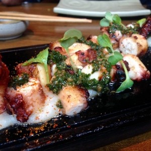 Pulpo con Pure de Yuca