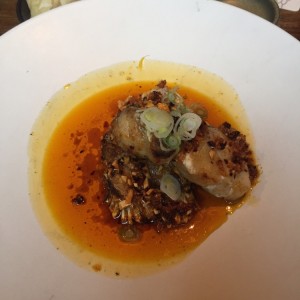 Pescado con salsa de ajo