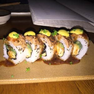 Maki Antiku: langostinos y lomo sellado