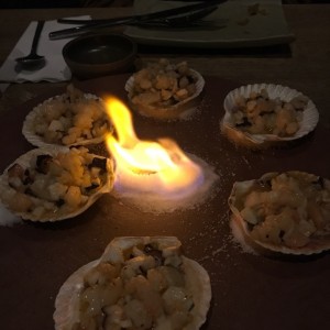 Mariscos al Fuego