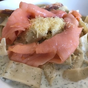 salmon eneldo