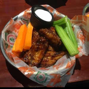 Alitas en salsa BBQ