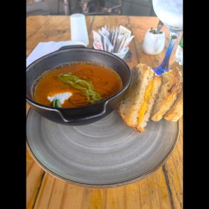 sopa de tomates grillados