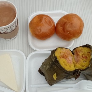 desayuno con tamal tolimense.