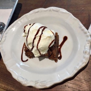 Brownie con Helado 