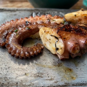 Pulpo a la parrilla sin papas 