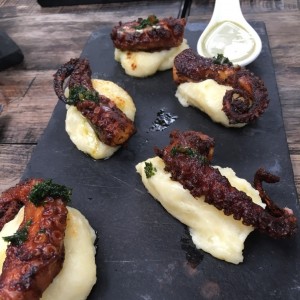 Anticucho de Pulpo