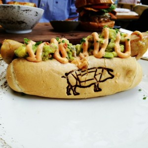 Sanduche salchicha de pollo