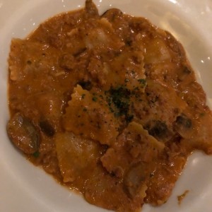 RAVIOLI DI VITELLO PASTICCIATI CON CARNE E FUNGHI