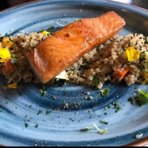 Salmon con quinua