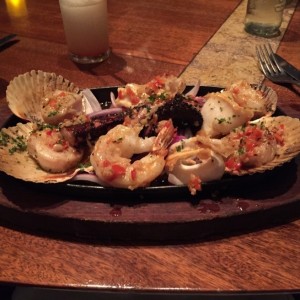 Plancha al ajillo