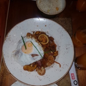 Salteados de mariscos a la criolla