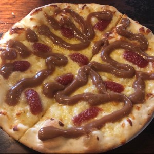 pizza de arequipe y bocadillo