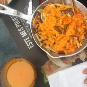 Huevos estrellados y Jugo de Mandarina