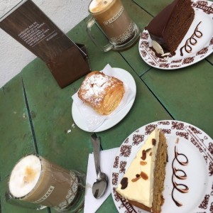 Moca, torta de zanahoria, torta de chocolate, pan de chocolate