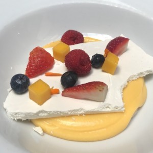postre de merengue con frutos!