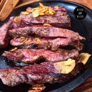 Paleta de Res con Ajos Tostados